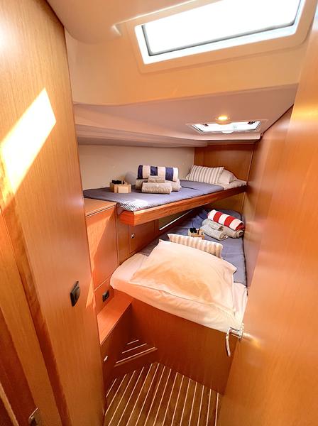 Book yachts online - sailboat - Bavaria C45 - Super Puma - rent
