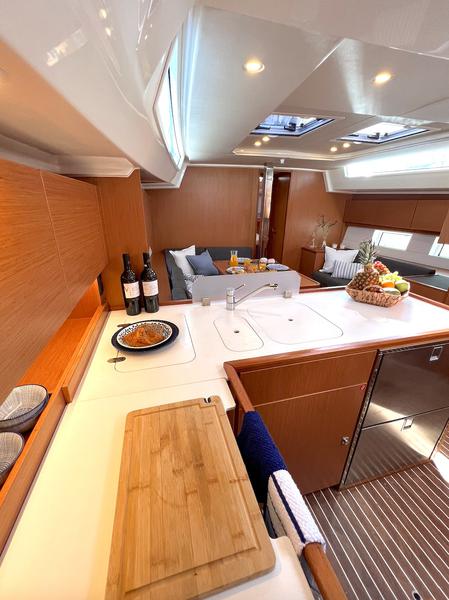 Book yachts online - sailboat - Bavaria C45 - Super Puma - rent