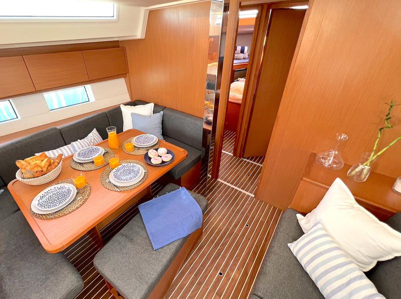 Book yachts online - sailboat - Bavaria C45 - Super Puma - rent