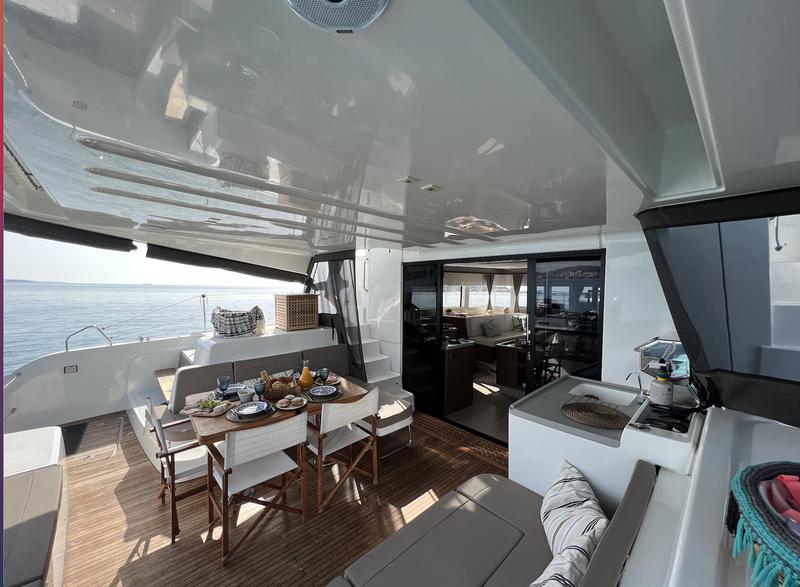 Book yachts online - catamaran - Lagoon 50 - Sophia - rent