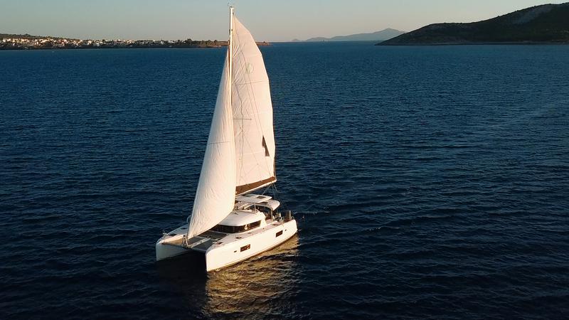 Book yachts online - catamaran - Lagoon 42 - CY-1  - rent