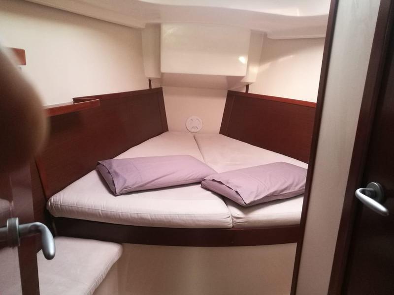 Book yachts online - sailboat - Hanse 400e - Sensei - rent