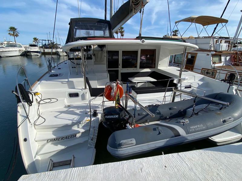 Book yachts online - catamaran - Lagoon 400 S2 - Esmeralda - rent
