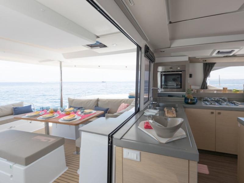 Book yachts online - catamaran - Saona 47 - Nocrala - rent