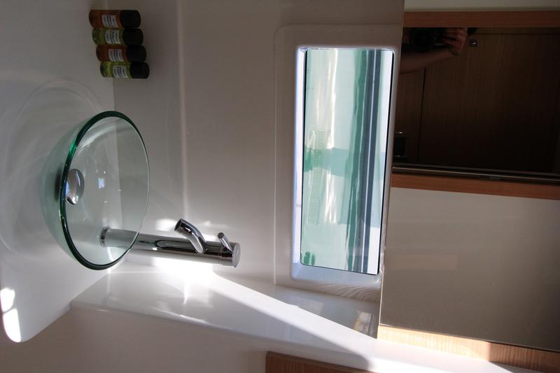 Book yachts online - catamaran - Dufour Catamaran 48 5c+5h - Lublu - rent