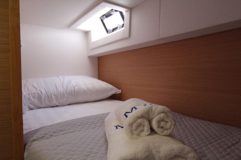 Book yachts online - catamaran - Dufour Catamaran 48 5c+5h - Lublu - rent