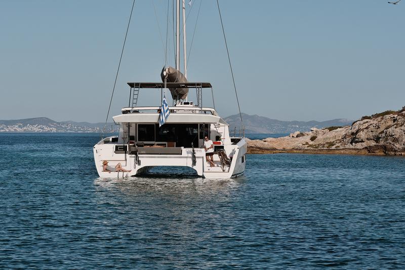 Book yachts online - catamaran - Dufour Catamaran 48 5c+5h - Sonia - rent