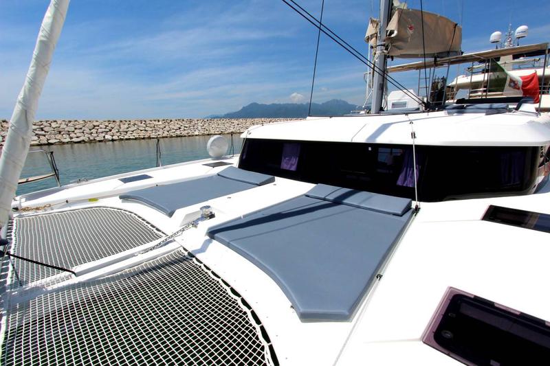 Book yachts online - catamaran - Dufour Catamaran 48 - Sualzo - rent