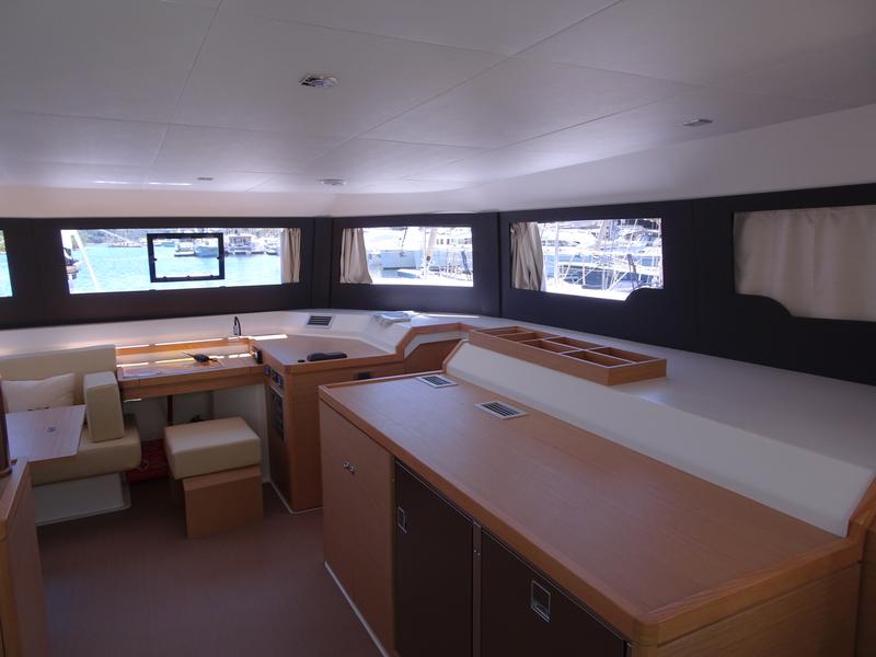 Book yachts online - catamaran - Dufour Catamaran 48 5c+5h - Olga - rent