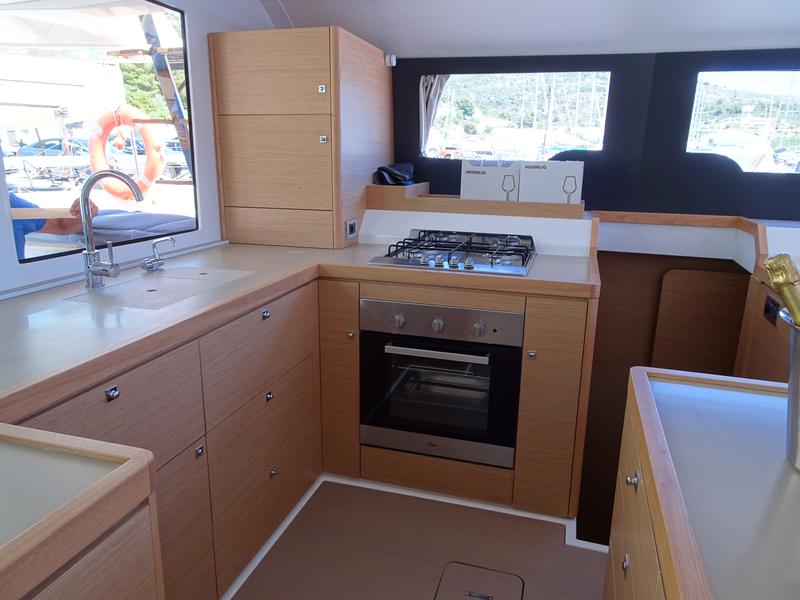 Book yachts online - catamaran - Dufour Catamaran 48 5c+5h - Olga - rent
