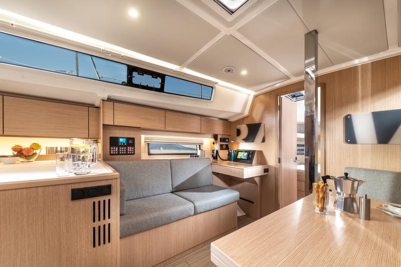 Book yachts online - sailboat - Bavaria C42 - Supereva - rent