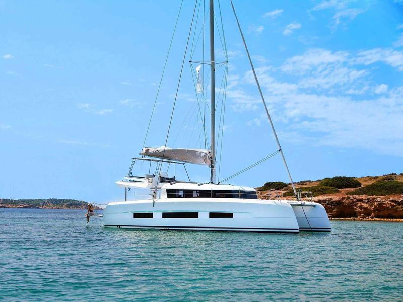 Book yachts online - catamaran - Dufour Catamaran 48 4c+5h - Vittoria - rent