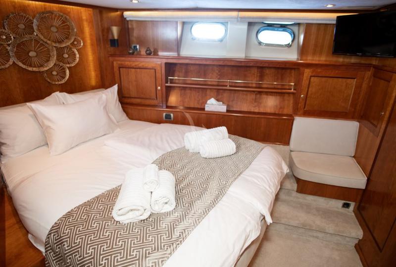 Book yachts online - motorboat - Motoryacht - Sea Breeze II - rent