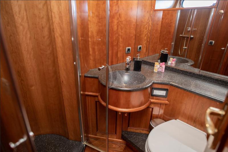 Book yachts online - motorboat - Motoryacht - Sea Breeze II - rent
