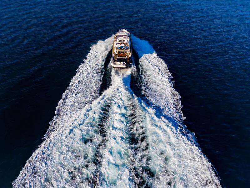 Book yachts online - motorboat - Cayman 70 - Secret Life - rent