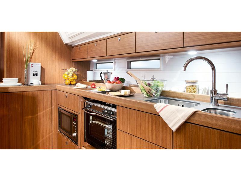 Book yachts online - sailboat - Bavaria 46 Cruiser - Blue-D - rent