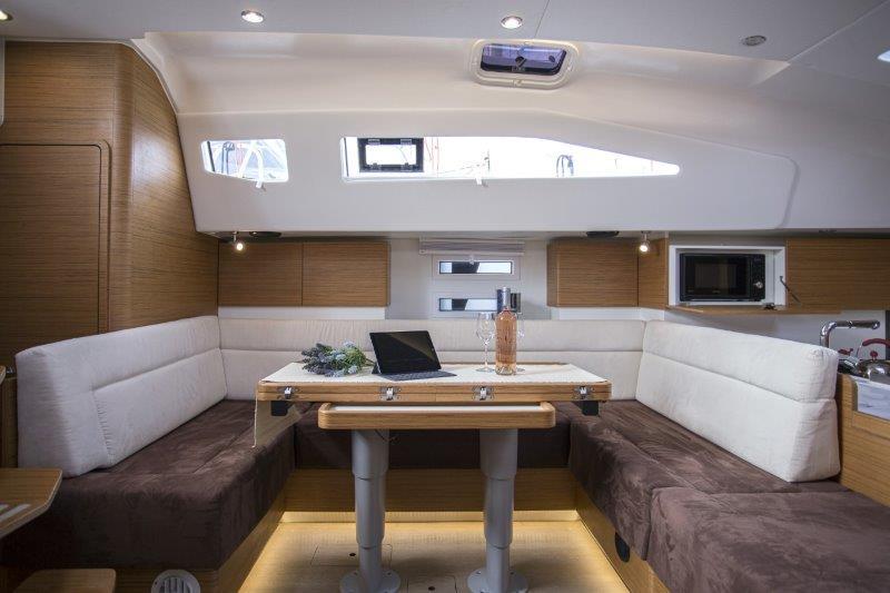Book yachts online - sailboat - Elan 50 Impression (5+1cabins / 2+1 toilet) - ELYSIUM I - rent
