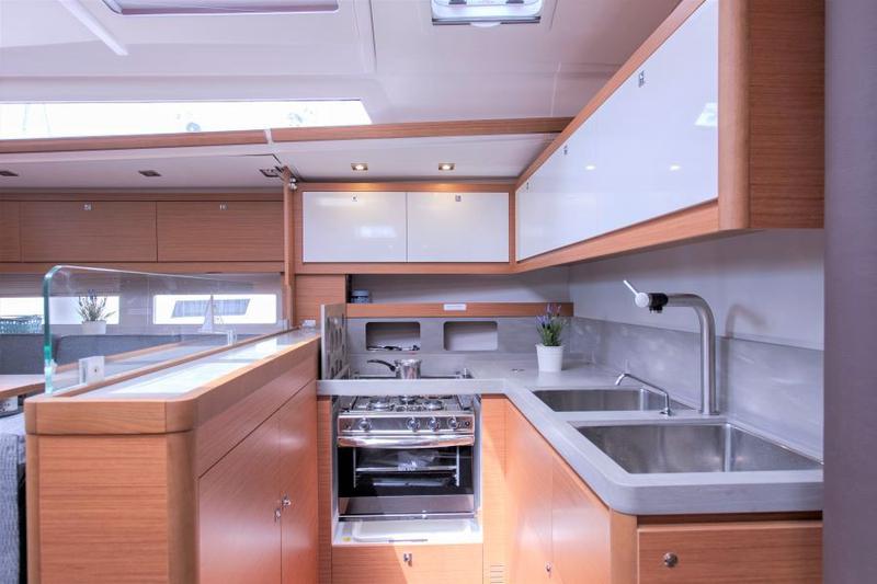 Book yachts online - sailboat - Dufour 530 - ANNA III - rent