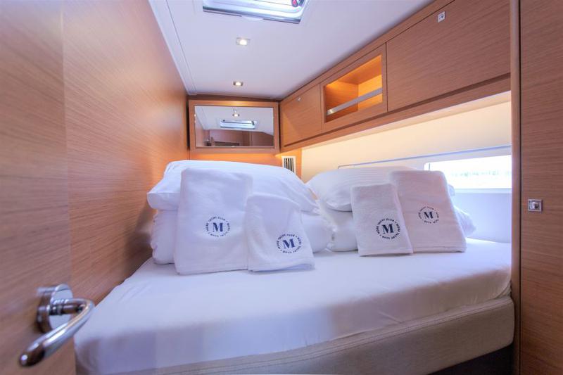 Book yachts online - sailboat - Dufour 530 - ANNA III - rent