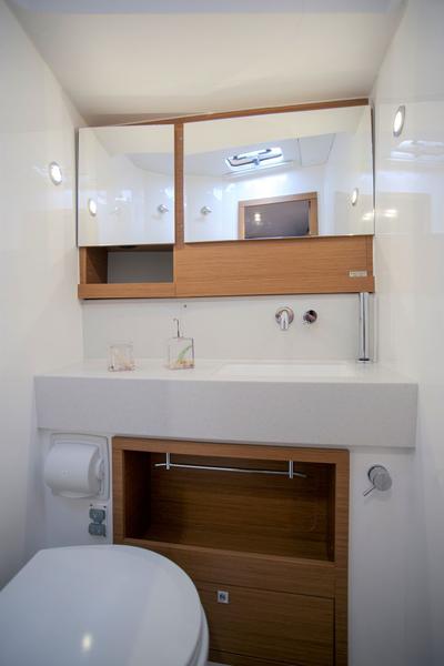 Book yachts online - sailboat - Dufour 530 - ANNA III - rent