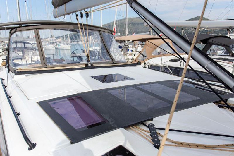 Book yachts online - sailboat - Dufour 530 - JOHANNA - rent