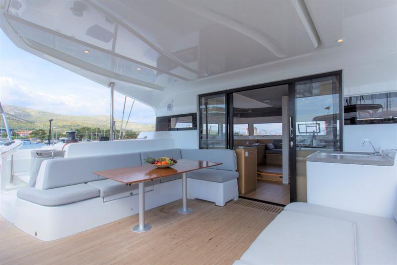 Book yachts online - catamaran - Excess 15 - Excess 15 - rent