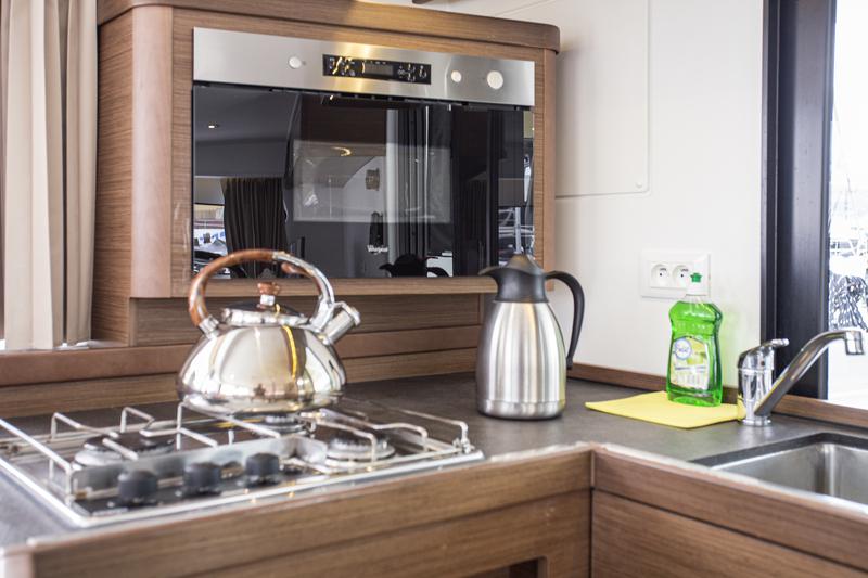 Book yachts online - catamaran - Lagoon 42 - PULP FICTION  - rent