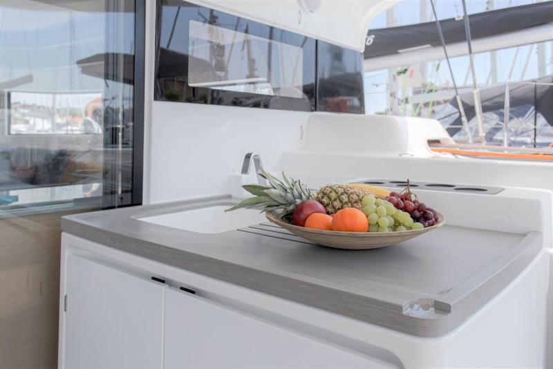 Book yachts online - catamaran - Excess 15 - WHITE LOTUS - rent
