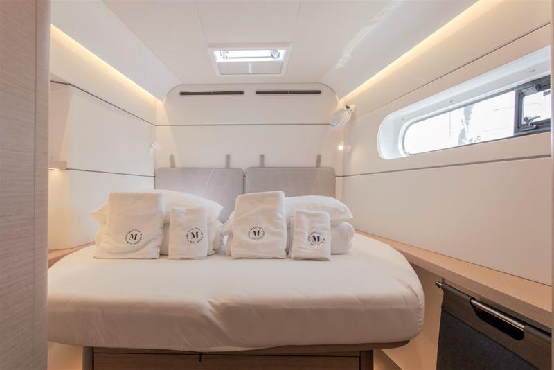 Book yachts online - catamaran - Excess 15 - WHITE LOTUS - rent