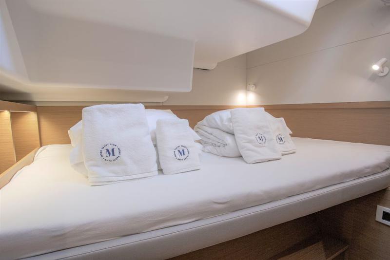 Book yachts online - catamaran - Excess 15 - WHITE LOTUS - rent