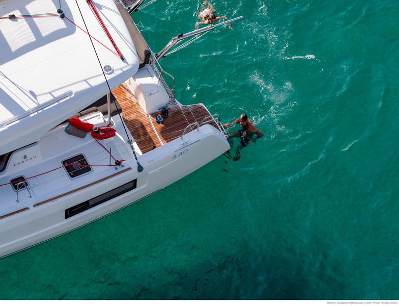 Book yachts online - catamaran - Lagoon 40 - TWILIGHT - rent