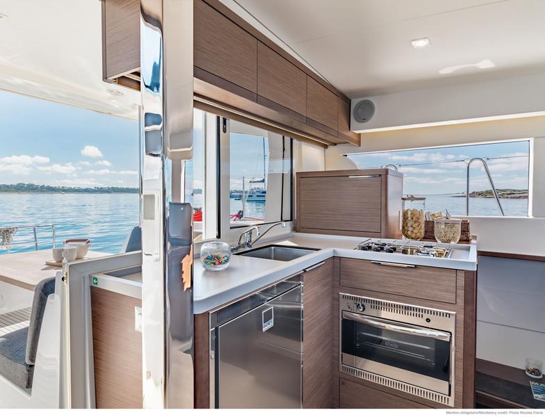 Book yachts online - catamaran - Lagoon 40 - TWILIGHT - rent