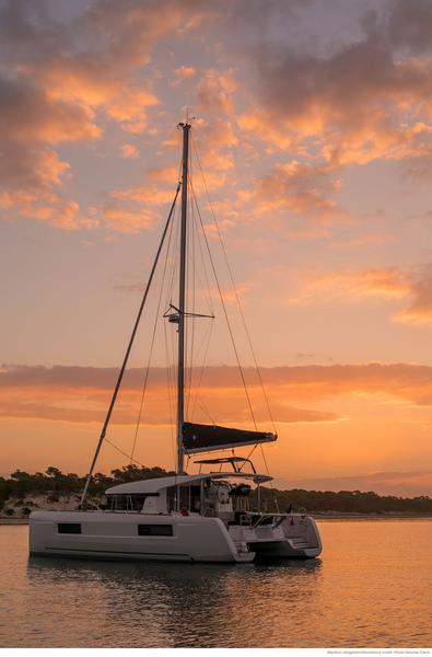 Book yachts online - catamaran - Lagoon 40 - TWILIGHT - rent