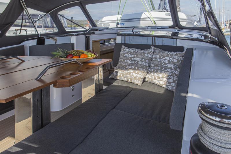 Book yachts online - sailboat - Elan GT6 - NEVERA - rent