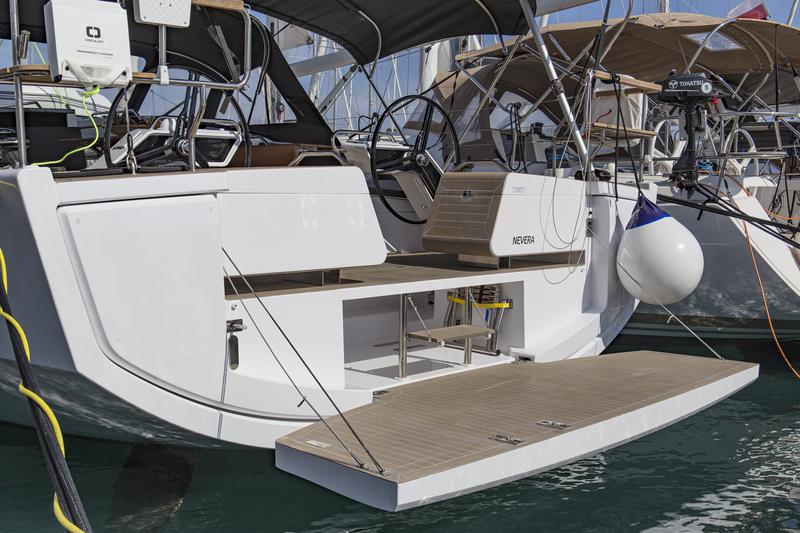 Book yachts online - sailboat - Elan GT6 - NEVERA - rent