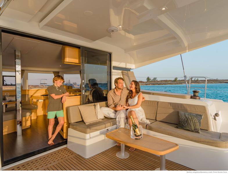 Book yachts online - catamaran - Lagoon 42 - STARDUST - rent