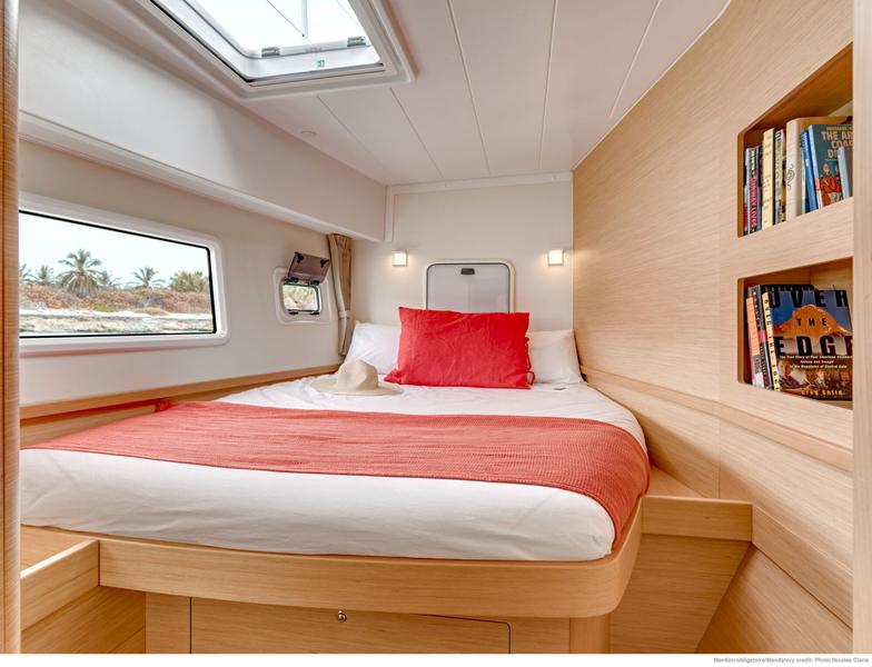 Book yachts online - catamaran - Lagoon 42 - AMFITRITE  - rent