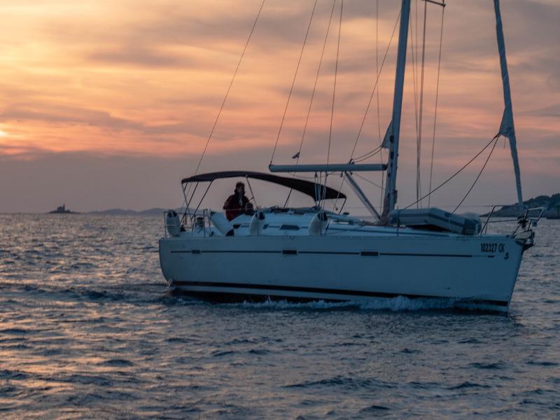 Book yachts online - sailboat - Oceanis 393 Clipper - ORION - rent
