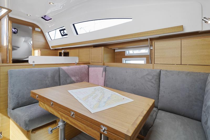Book yachts online - sailboat - Elan 40.1 - MICKY - rent