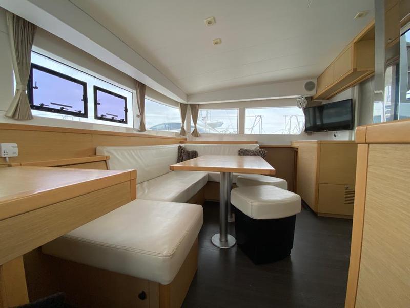 Book yachts online - catamaran - Lagoon 39 - VERTIGO - rent
