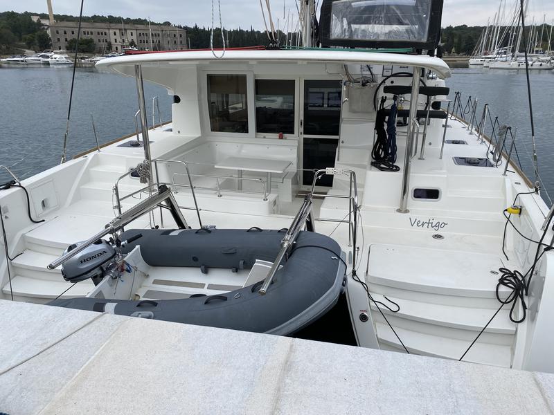Book yachts online - catamaran - Lagoon 39 - VERTIGO - rent