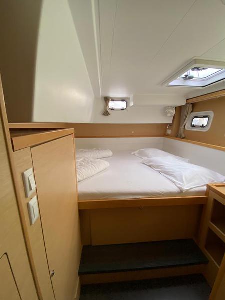 Book yachts online - catamaran - Lagoon 39 - VERTIGO - rent