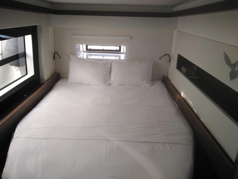 Book yachts online - catamaran - Nautitech 46 Fly - Angie - rent