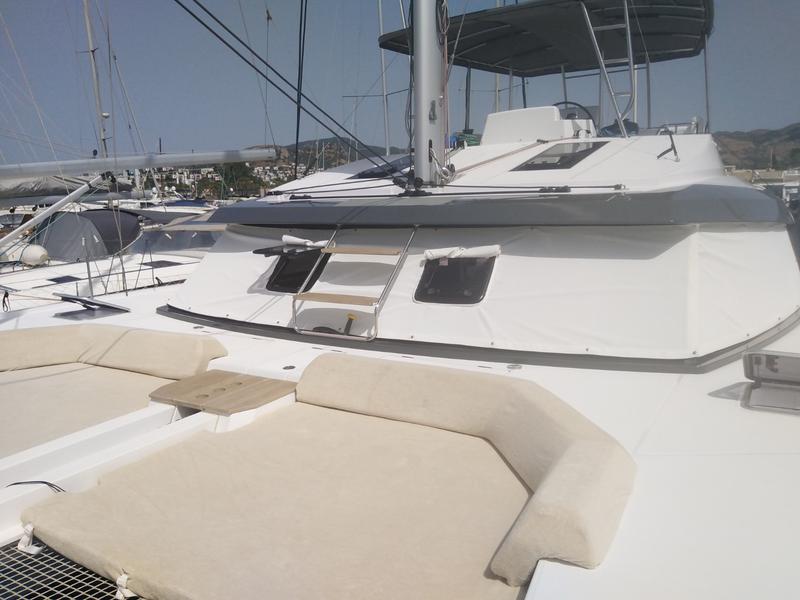 Book yachts online - catamaran - Nautitech 46 Fly - Angie - rent