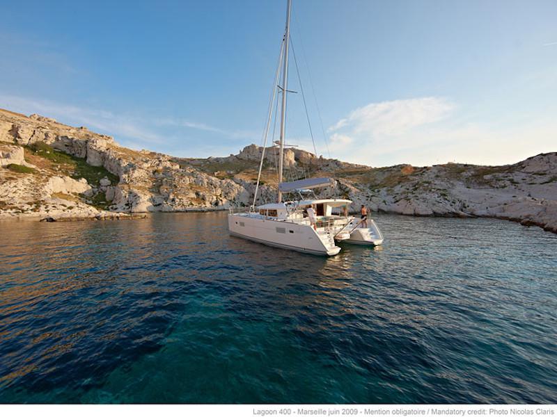 Book yachts online - catamaran - Lagoon 400 - Mia - rent