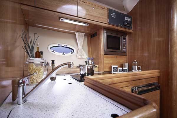 Book yachts online - motorboat - Bavaria Sport 37 Open - Ribelle - rent