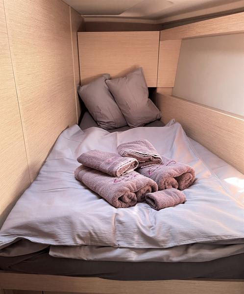 Book yachts online - sailboat - Hanse 458 - Infinity of Nature - rent