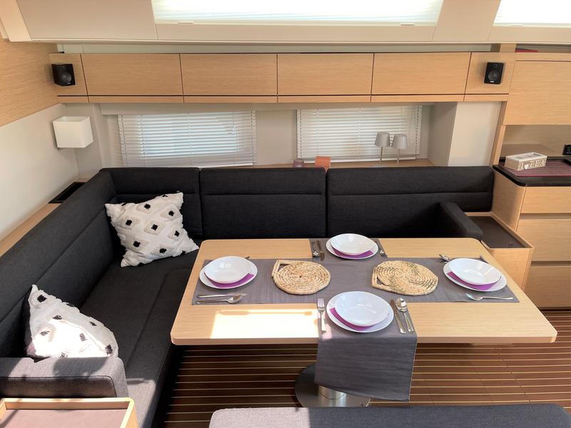 Book yachts online - sailboat - Hanse 548 - Infinity of Dreams - rent