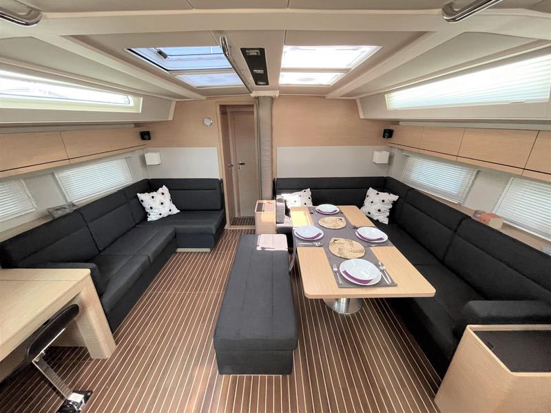 Book yachts online - sailboat - Hanse 548 - Infinity of Dreams - rent