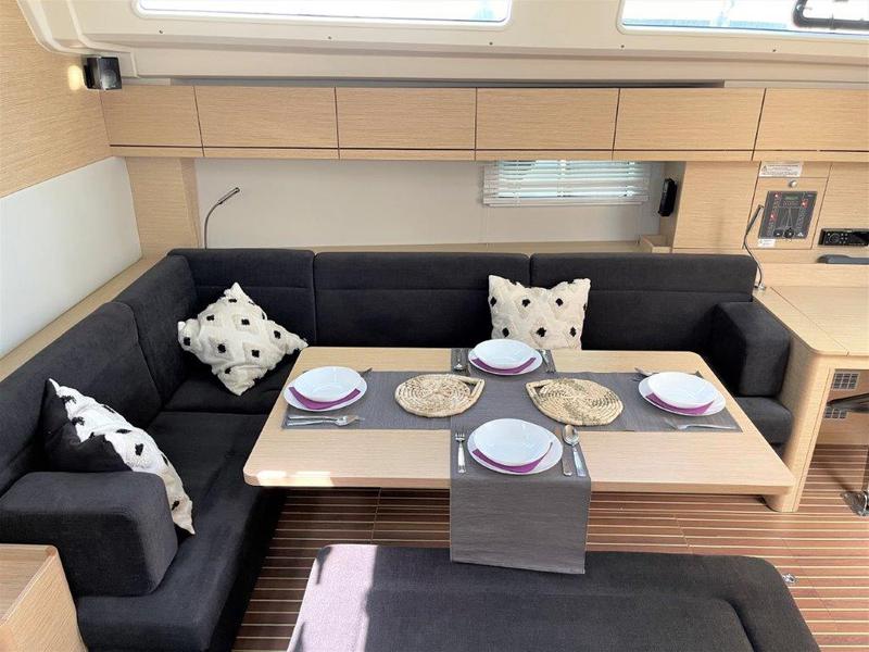 Book yachts online - sailboat - Hanse 508 - Infinity of Time - rent